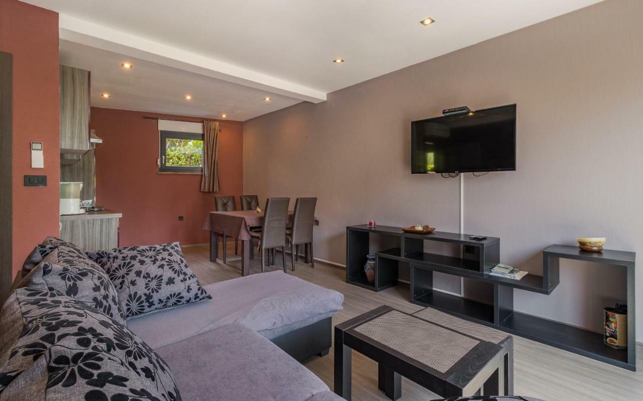 Apartmani Kazun - App 4 - Ferienhaus Fažana Extérieur photo